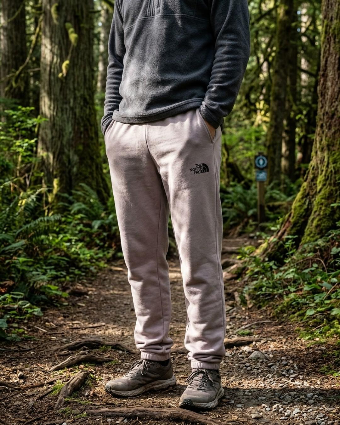 The North Face Junior Regular Tapered trenerka The North Face Junior Regular Tapered trenerka